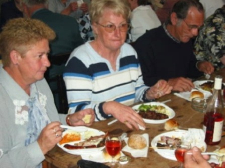 gal 2002  BBQ 010.jpg