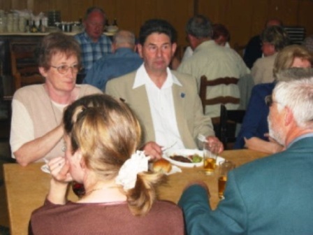 gal 2002  BBQ 011.jpg